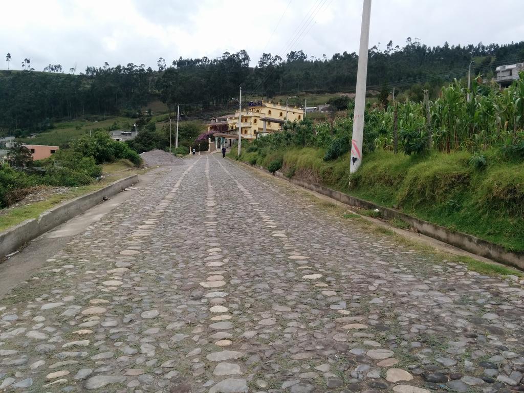 Hostal Curinan Otavalo Exterior photo
