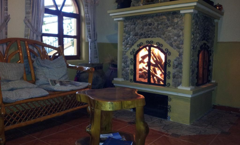 Hostal Curinan Otavalo Exterior photo