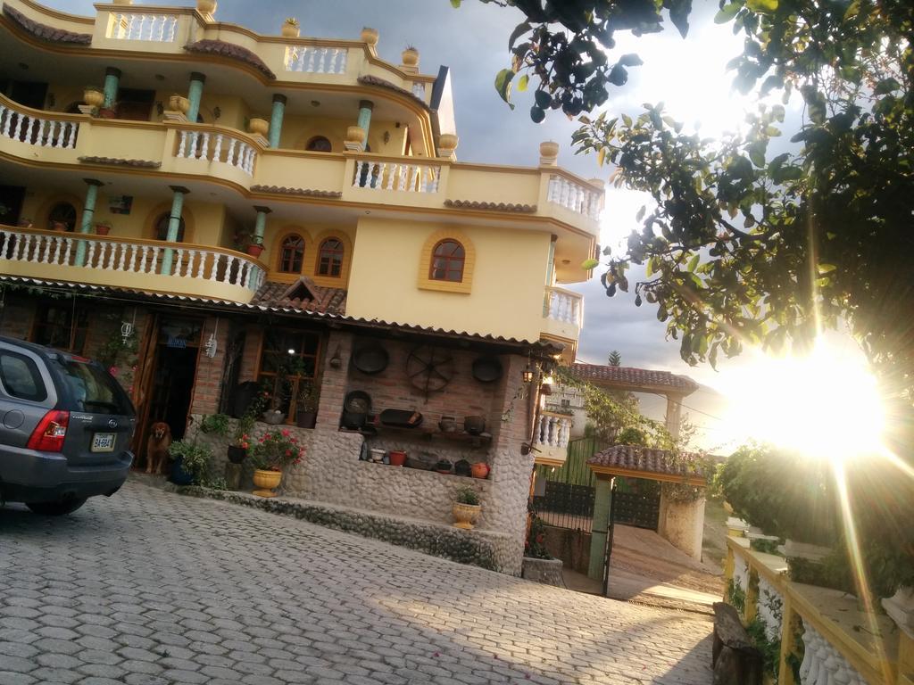 Hostal Curinan Otavalo Exterior photo