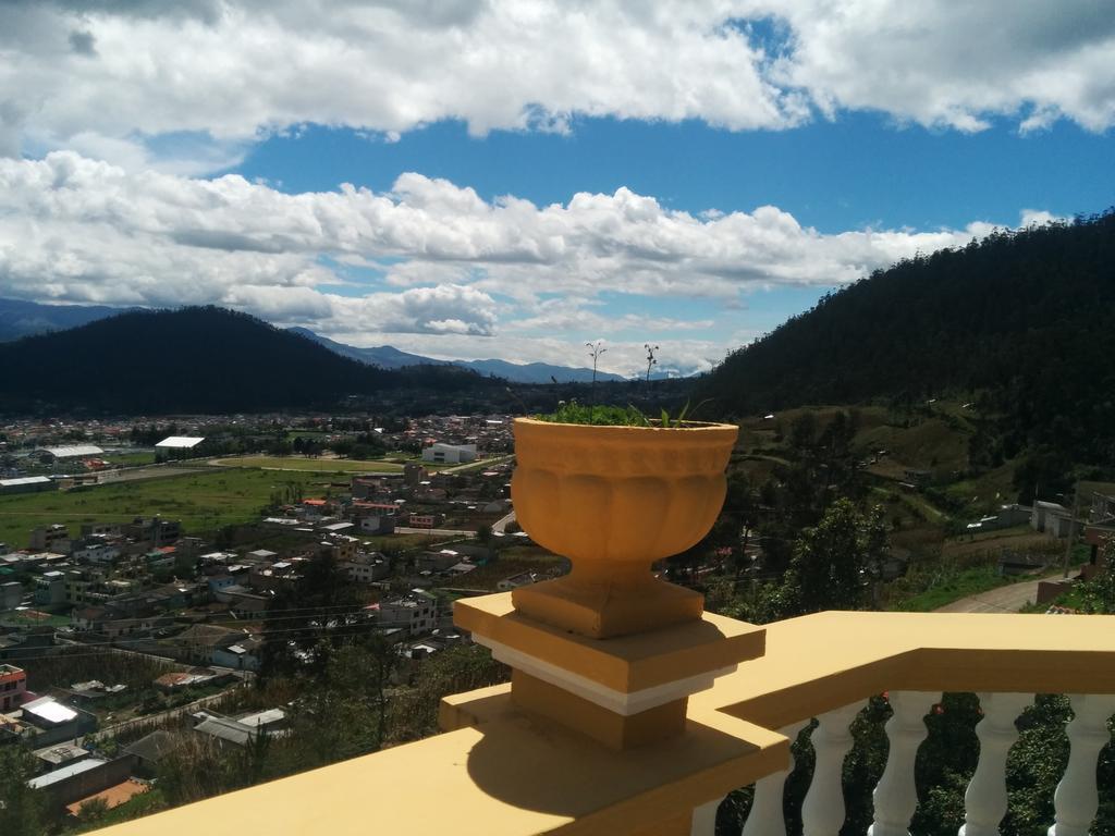 Hostal Curinan Otavalo Exterior photo