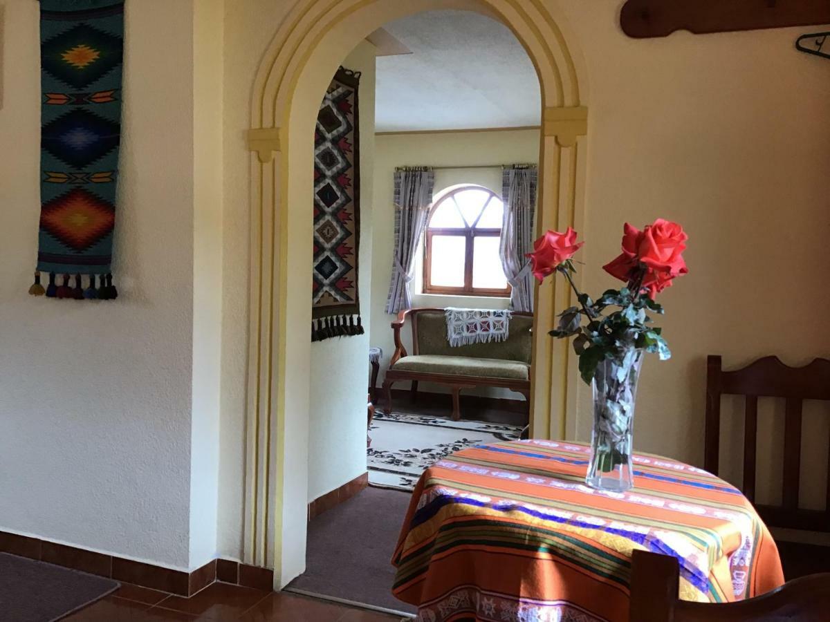 Hostal Curinan Otavalo Exterior photo